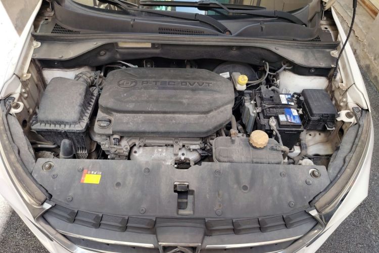 Used Baojun 510 2017 1.5L Manual Fashion Model Engine Bay