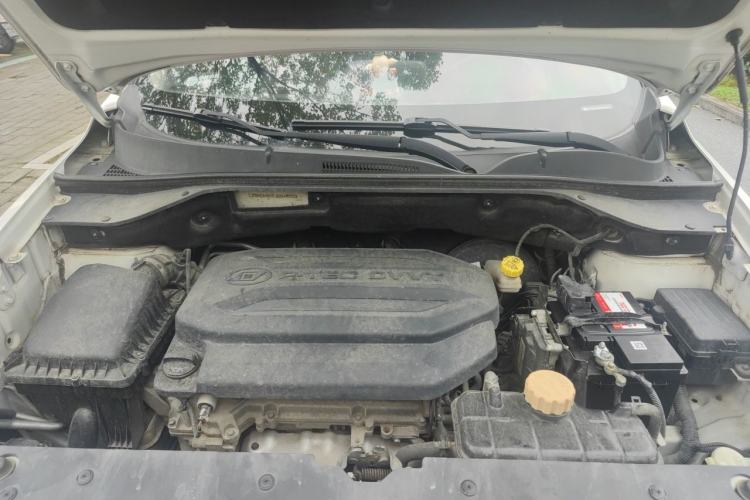 Used Baojun 510 2017 1.5L Automatic Fashion Model Engine Bay