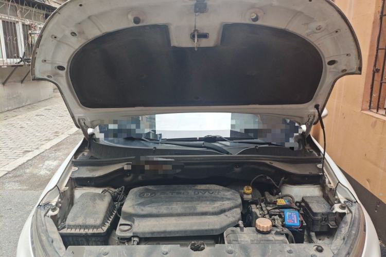 Used Baojun 510 2017 1.5L Manual Fashion Model Engine Bay