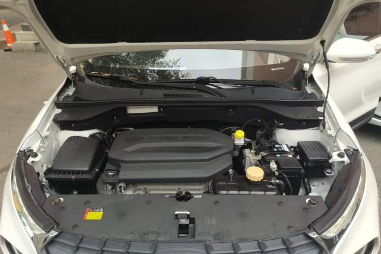 Used Baojun 510 2017 1.5L Manual Fashion Model Engine Bay