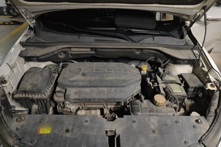 Used Baojun 510 2017 1.5L Manual Fashion Model Engine Bay