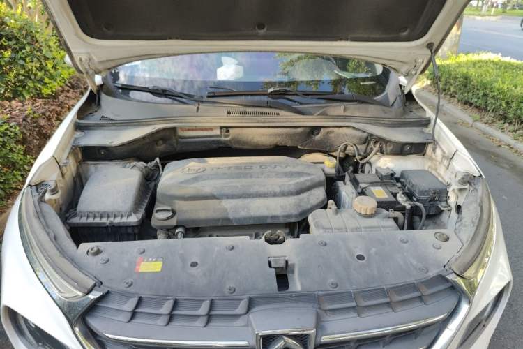 Used Baojun 510 2017 1.5L Manual Fashion Model Engine Bay