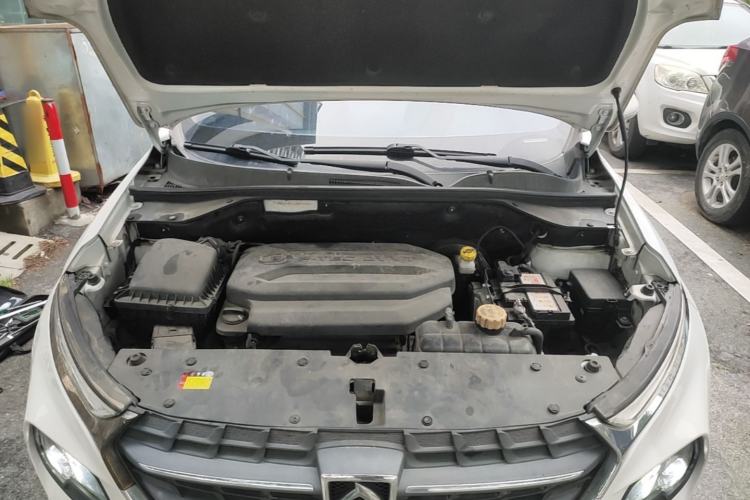 Used Baojun 510 2017 1.5L Manual Fashion Model Engine Bay