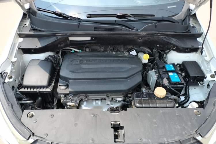 Used Baojun 510 2017 1.5L Manual Fashion Model Engine Bay