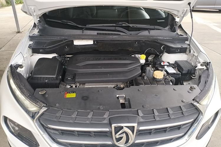 Used Baojun 510 2017 1.5L Manual Fashion Model Engine Bay