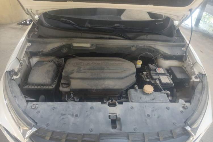 Used Baojun 510 2017 1.5L Automatic Fashion Model Engine Bay