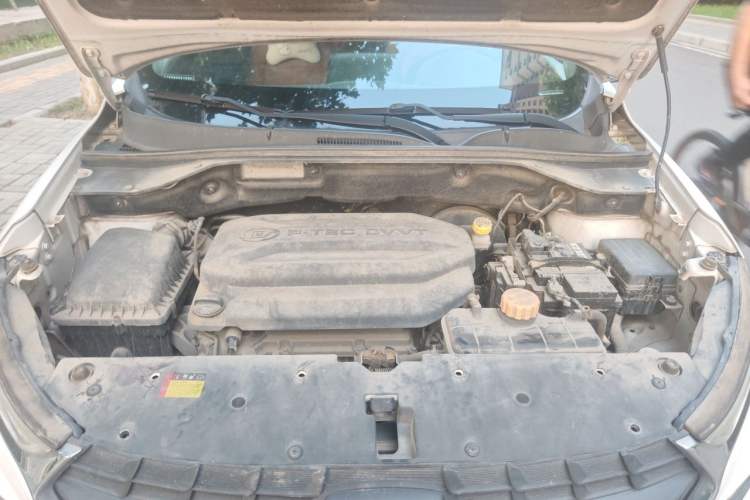 Used Baojun 510 2017 1.5L Automatic Luxury Model Engine Bay