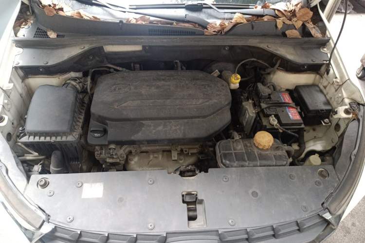 Used Baojun 510 2017 1.5L manual Comfort trim Engine Bay