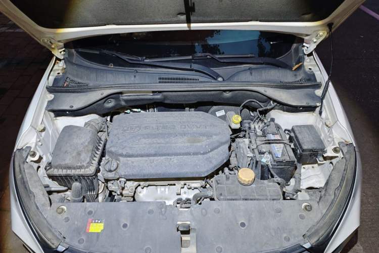 Used Baojun 510 2017 1.5L Automatic Fashion Model Engine Bay