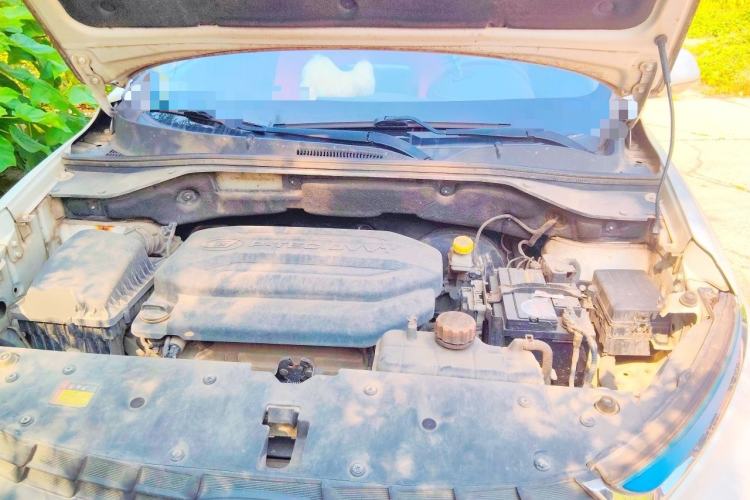 Used Baojun 510 2017 1.5L Automatic Fashion Model Engine Bay