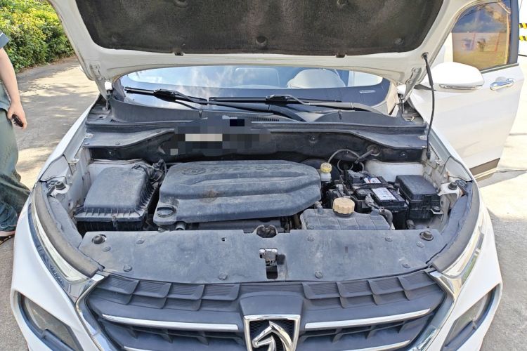 Used Baojun 510 2017 1.5L Automatic Fashion Model Engine Bay