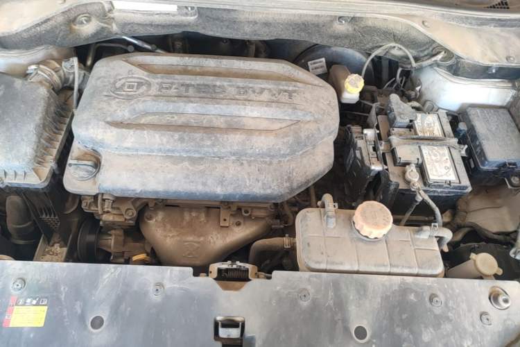 Used Baojun 510 2017 1.5L Automatic Fashion Model Engine Bay