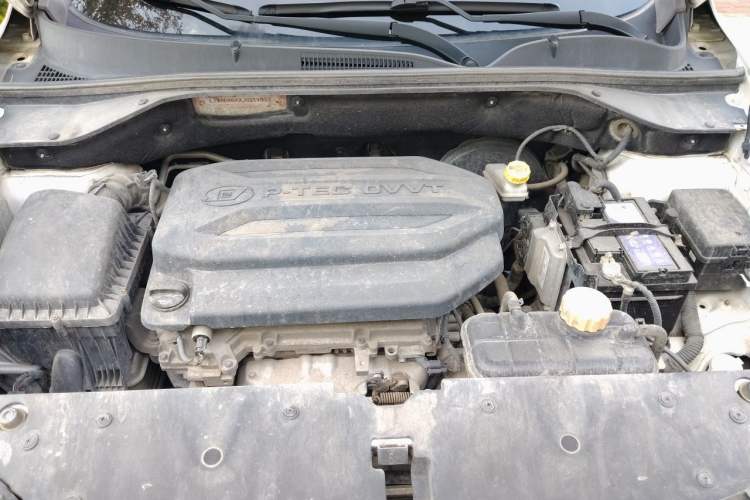 Used Baojun 510 2017 1.5L manual Comfort trim Engine Bay