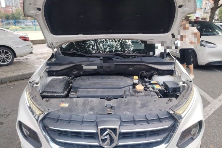Used Baojun 510 2017 1.5L Automatic Fashion Model Engine Bay