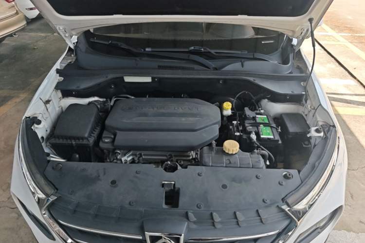 Used Baojun 510 2017 1.5L Automatic Fashion Model Engine Bay