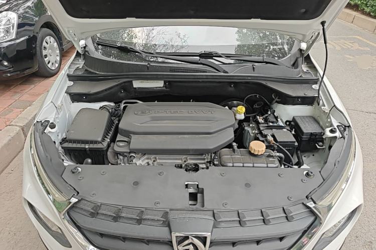 Used Baojun 510 2017 1.5L manual Comfort trim Engine Bay