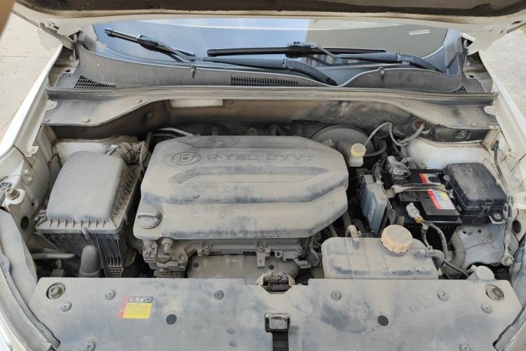 Used Baojun 510 2017 1.5L manual Comfort trim Engine Bay