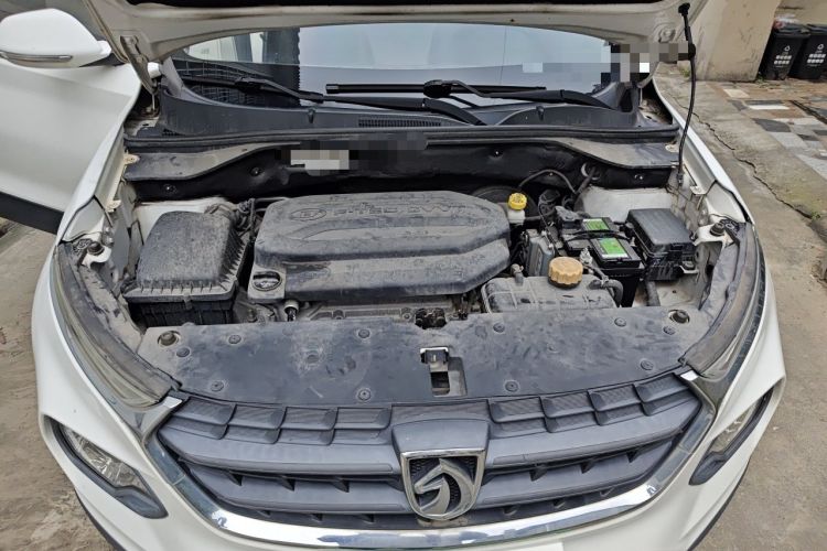 Used Baojun 510 2017 1.5L manual Comfort trim Engine Bay