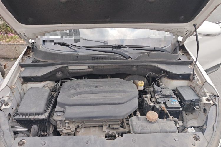 Used Baojun 510 2017 1.5L Automatic Fashion Model Engine Bay