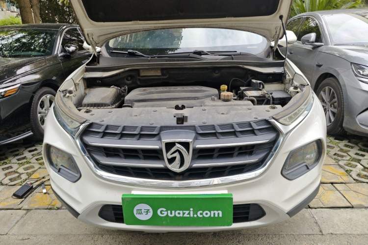 Used Baojun 510 2017 1.5L Automatic Fashion Model Engine Bay