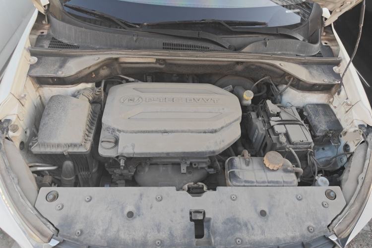 Used Baojun 510 2017 1.5L manual Comfort trim Engine Bay
