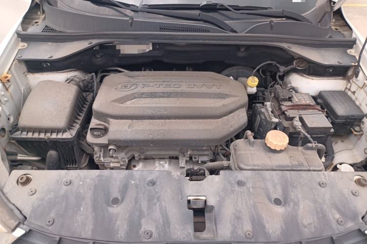 Used Baojun 510 2017 1.5L Automatic Fashion Model Engine Bay