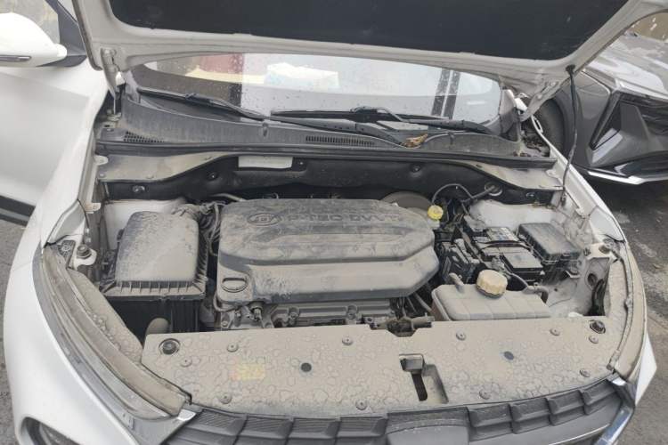 Used Baojun 510 2017 1.5L Automatic Fashion Model Engine Bay