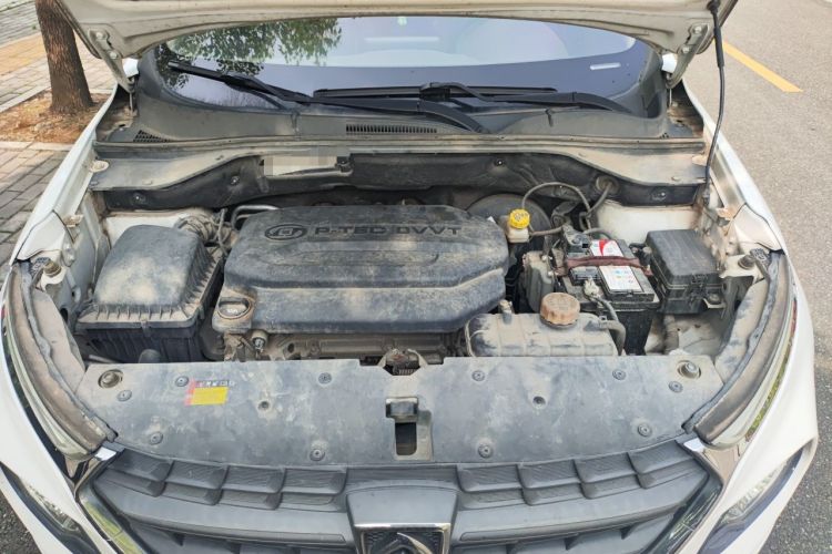 Used Baojun 510 2017 1.5L manual Comfort trim Engine Bay
