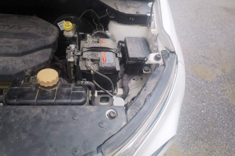 Used Baojun 510 2017 1.5L Automatic Luxury Model Engine Bay Left