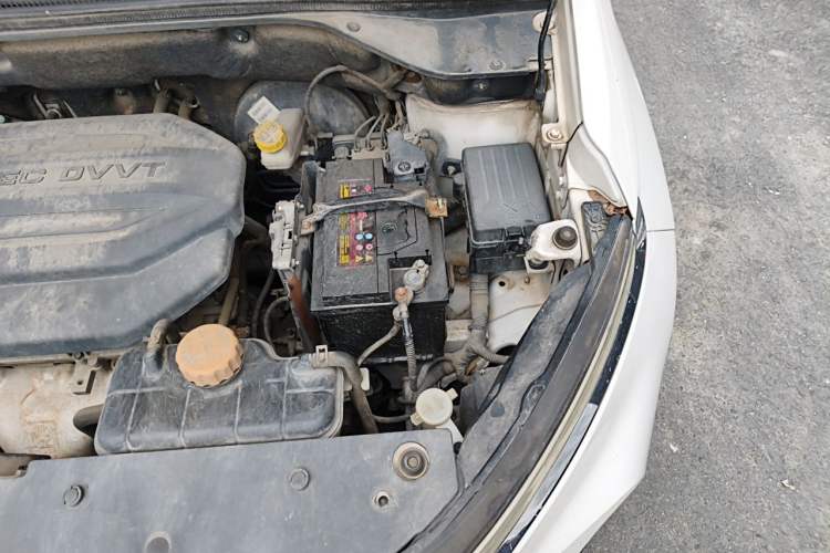 Used Baojun 510 2017 1.5L Automatic Fashion Model Engine Bay Left