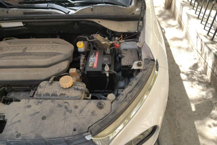 Used Baojun 510 2017 1.5L manual Comfort trim Engine Bay Left