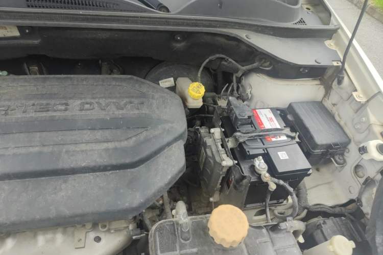 Used Baojun 510 2017 1.5L Automatic Fashion Model Engine Bay Left