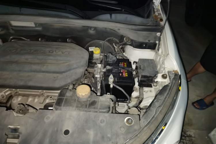 Used Baojun 510 2017 1.5L Automatic Luxury Model Engine Bay Left
