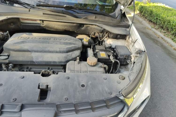 Used Baojun 510 2017 1.5L Manual Fashion Model Engine Bay Left