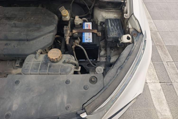 Used Baojun 510 2017 1.5L Manual Fashion Model Engine Bay Left