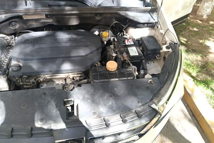 Used Baojun 510 2017 1.5L Automatic Fashion Model Engine Bay Left