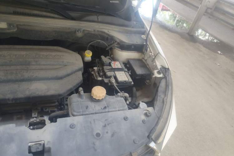 Used Baojun 510 2017 1.5L Automatic Fashion Model Engine Bay Left