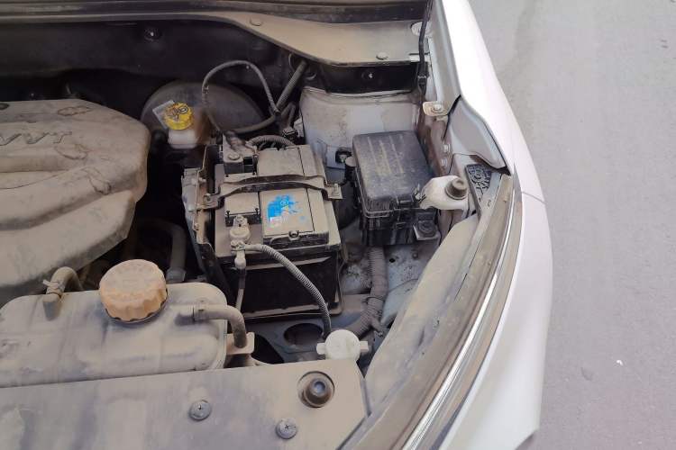 Used Baojun 510 2017 1.5L Manual Fashion Model Engine Bay Left