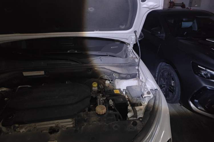 Used Baojun 510 2017 1.5L Manual Luxury Model Engine Bay Left