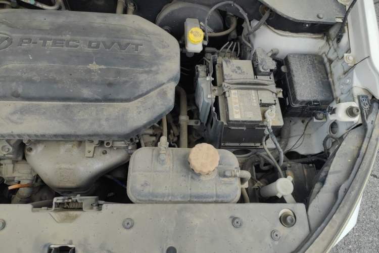 Used Baojun 510 2017 1.5L Manual Luxury Model Engine Bay Left