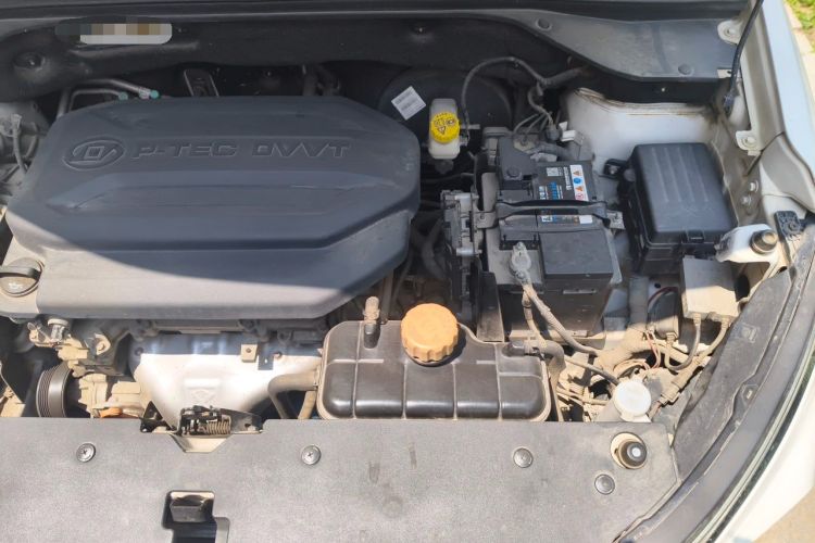 Used Baojun 510 2017 1.5L Automatic Fashion Model Engine Bay Left
