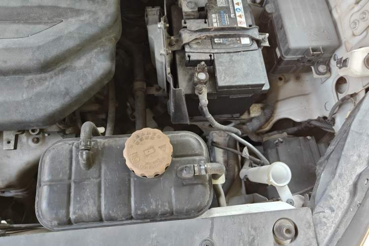 Used Baojun 510 2017 1.5L Manual Luxury Model Engine Bay Left