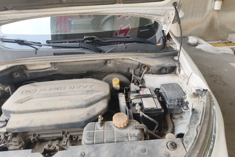 Used Baojun 510 2017 1.5L manual Comfort trim Engine Bay Left
