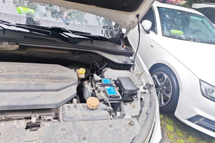 Used Baojun 510 2017 1.5L Manual Fashion Model Engine Bay Left