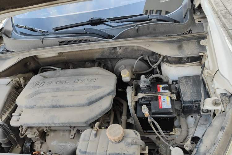 Used Baojun 510 2017 1.5L manual Comfort trim Engine Bay Left