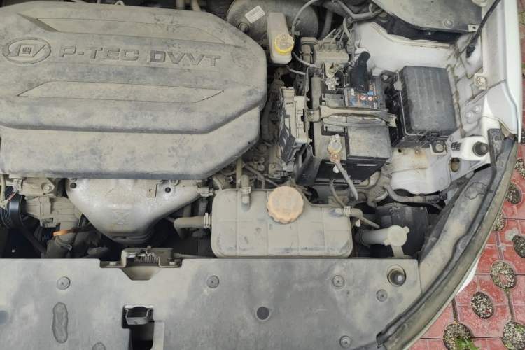 Used Baojun 510 2017 1.5L Automatic Luxury Model Engine Bay Left