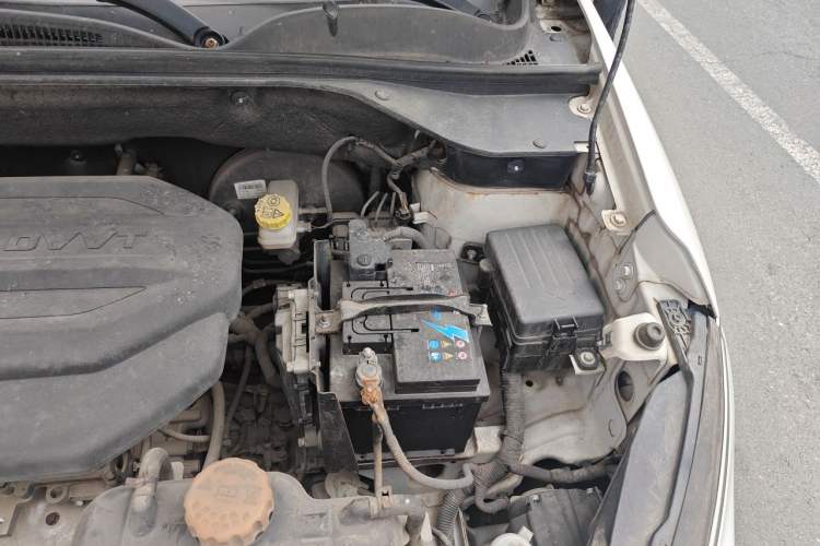 Used Baojun 510 2017 1.5L Automatic Fashion Model Engine Bay Left