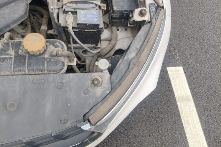 Used Baojun 510 2017 1.5L Manual Fashion Model Engine Bay Left