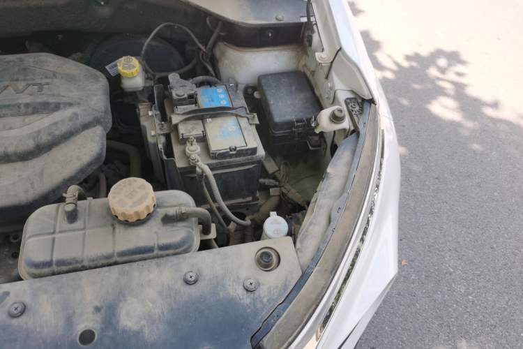 Used Baojun 510 2017 1.5L Manual Fashion Model Engine Bay Left