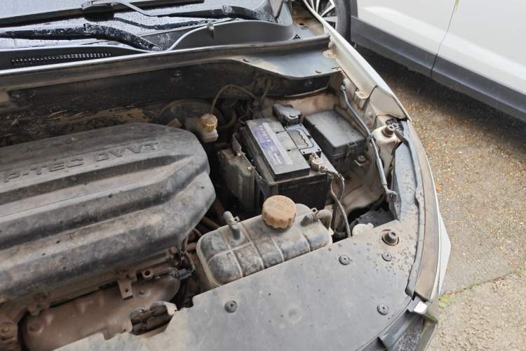 Used Baojun 510 2017 1.5L Manual Fashion Model Engine Bay Left